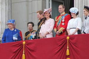 The_royal_family By Carfax2 (Own work) via Wikimedia Commons